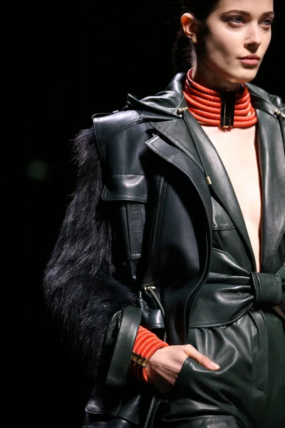 Look 46
